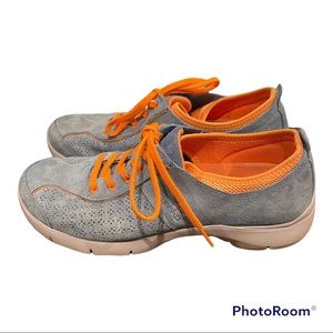 Dansko Elise Sedona Suede Shoes. EUC